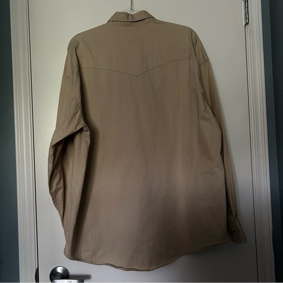 Wrangler Vintage Tan & Green Full Sleeve Button Down Top With Branded Sleeve - Picture 4 of 13
